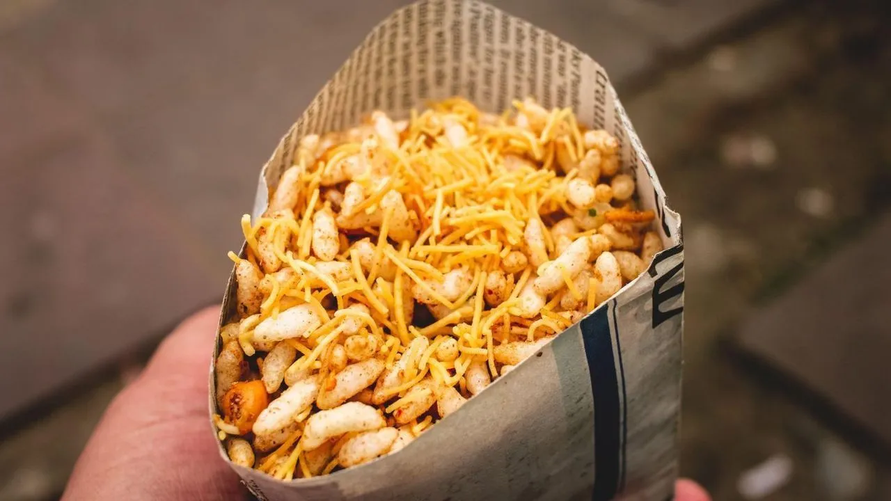 Jhalmuri Street Food Recipe: कैसे बनाएं बंगाल स्पेशल झालमुड़ी? यहां जानिए इसकी बड़ी आसान रेसिपी