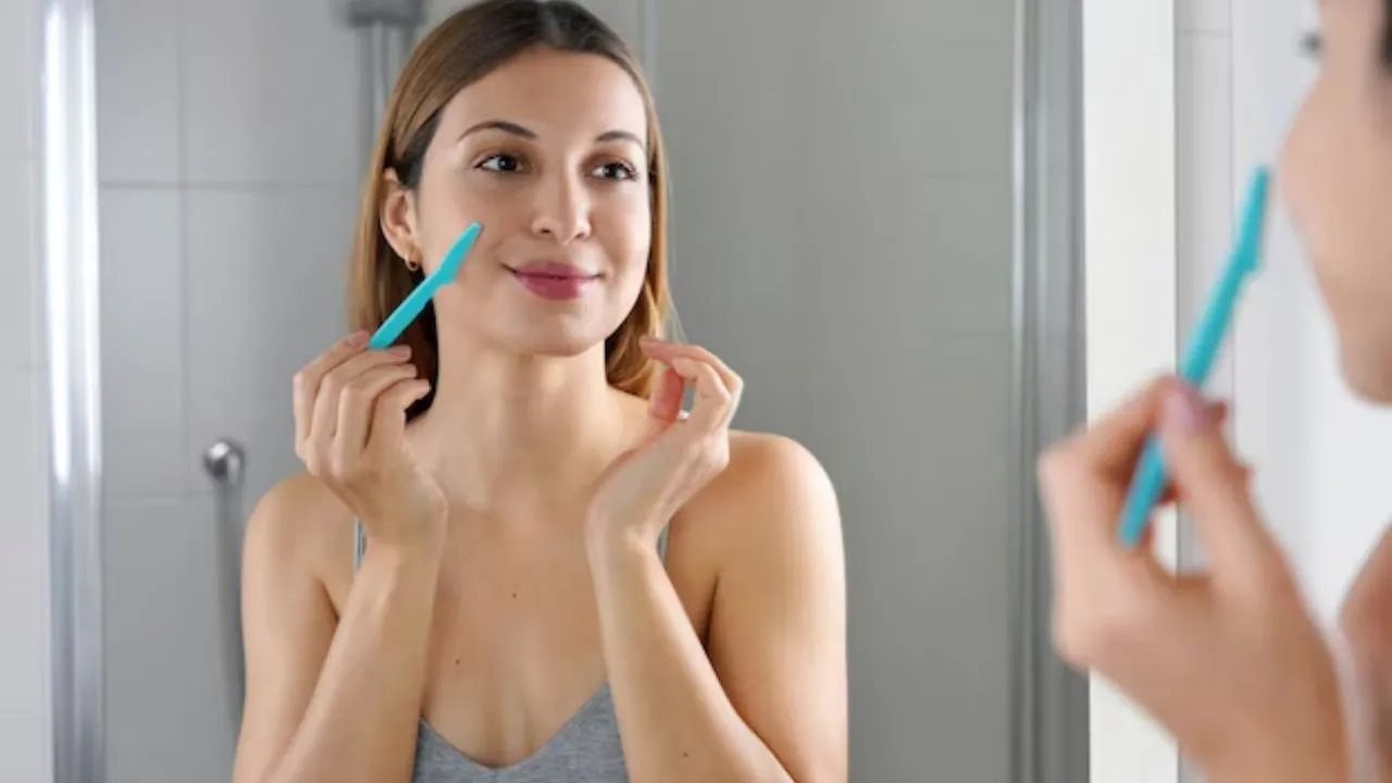 Facial Hair Tips: थ्रेडिंग-वैक्सिंग का दर्द भूल जाइए! चेहरे के अनचाहे बाल हटाने के लिए अपनाएं ये नेचुरल तरीके