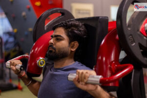 लोग जिम में जो कपड़े पहनते हैं क्या वो सेहत के लिए हानिकारक हैं? एक्सपर्ट्स से जानें