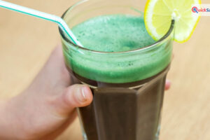 क्या लिवर डिटॉक्स ड्रिंक पीना सच में फायदेमंद है या सिर्फ ट्रेंड? एक्सपर्ट्स से जानें