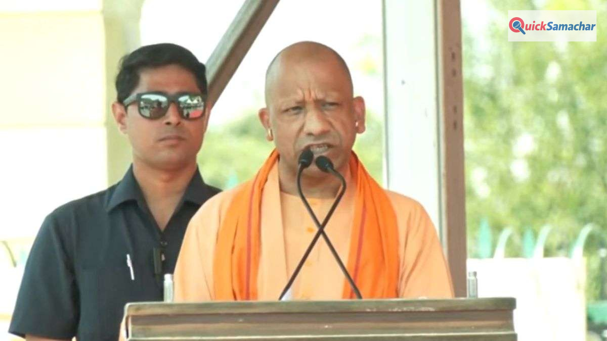 LIVE: 'विपक्ष का चेहरा बेनकाब, कांग्रेस-सपा जैसी पार्टियां महिला विरोधी', लखनऊ में गरजे सीएम योगी