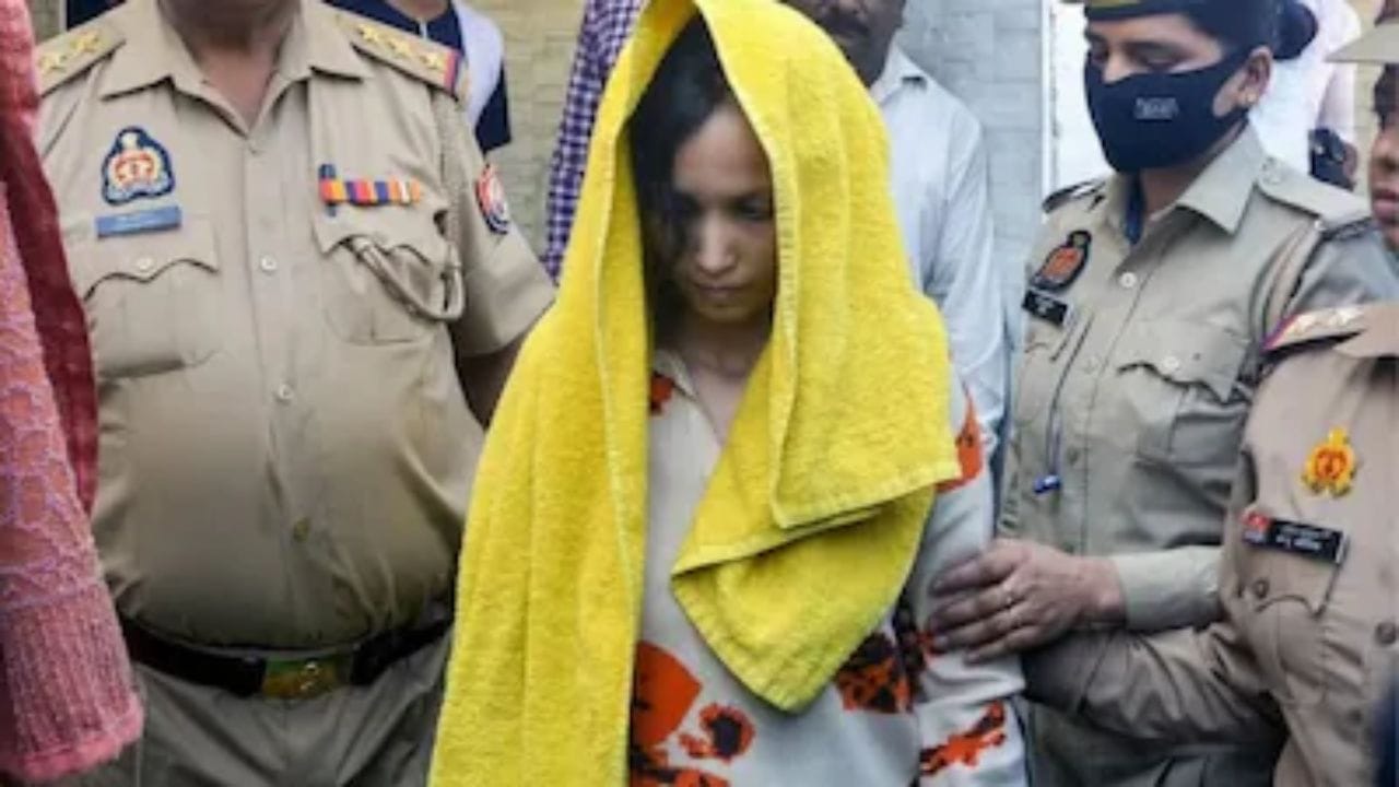 7 घंटे पूजा-पाठ, दिन-रात माला का जाप… जेल में बदला नीले ड्रम वाली ‘मुस्कान’ का रंग, नेल पॉलिश बनी चर्चा