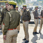 बॉयफ्रेंड और एक अन्य के साथ मिलकर पत्नी ने पति का दबाया गला, फिर पुलिस को किया फोन- ‘चारपाई पर पड़ा है शव’