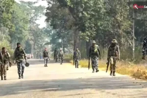 Khunti Police Encounter: खूंटी में हथियार बरामदगी के दौरान मुठभेड़, पुलिस की जवाबी कार्रवाई में PLFI उग्रवादी​