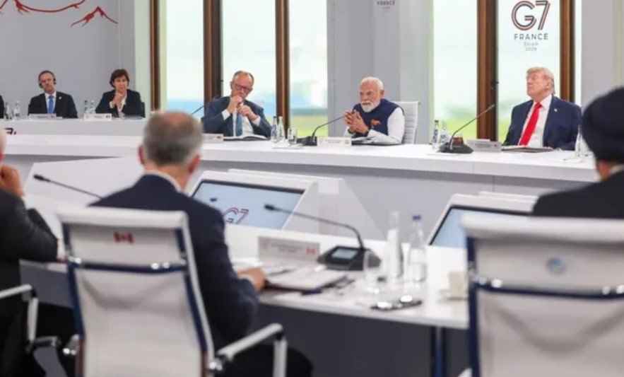 ट्रंप के बगल में बैठ पीएम मोदी ने उठाया जहाजों पर हमले का मुद्दा, फिर…
