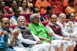 विपक्षी दलों में बगावत से बदला संसद का गणित, परिसीमन बिल पास कराने से अब कुछ ही वोट दूर एनडीए​