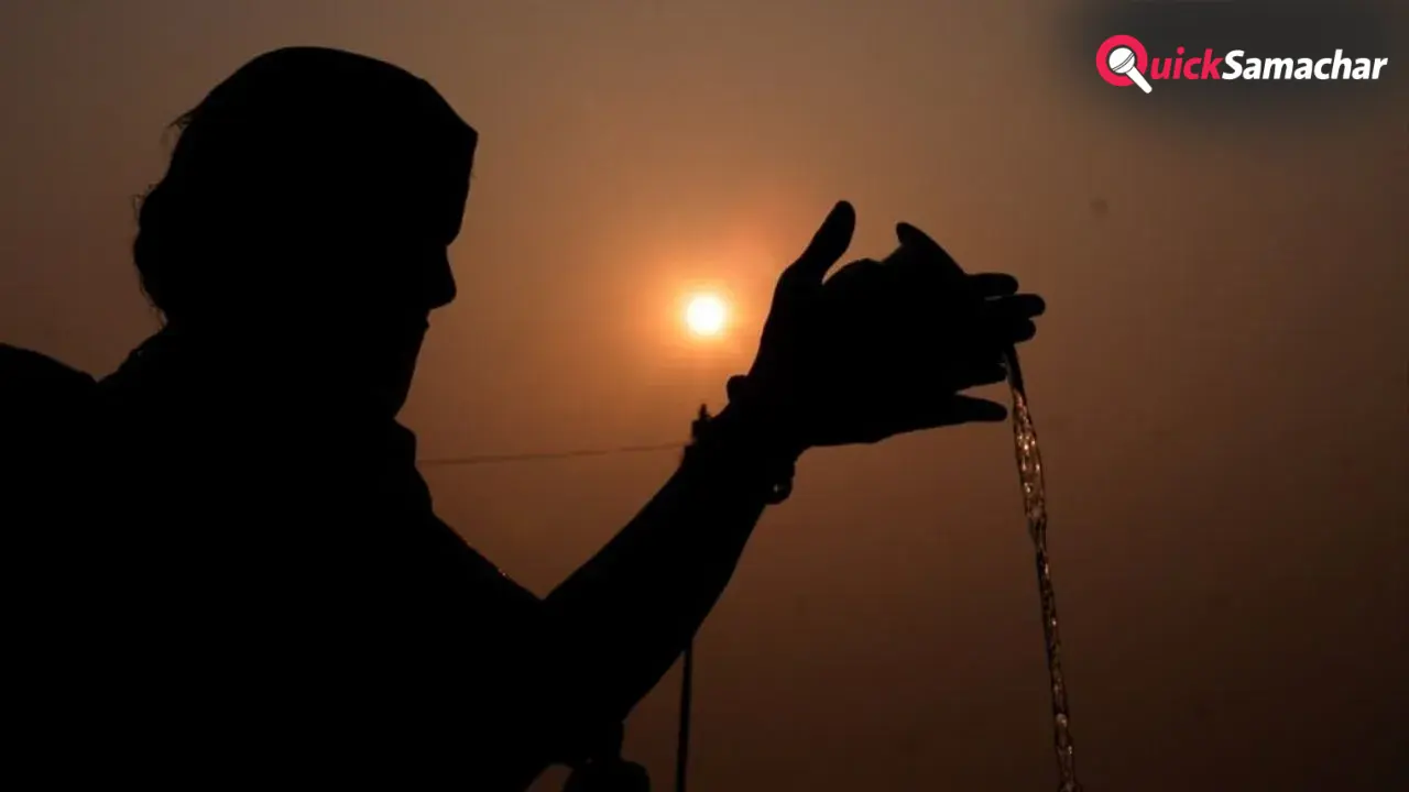 क्या शाम को सूर्य देव को अर्घ्य देने से सचमुच उतर सकता है कर्ज? जानिए शास्त्रों में क्या बताया गया है​