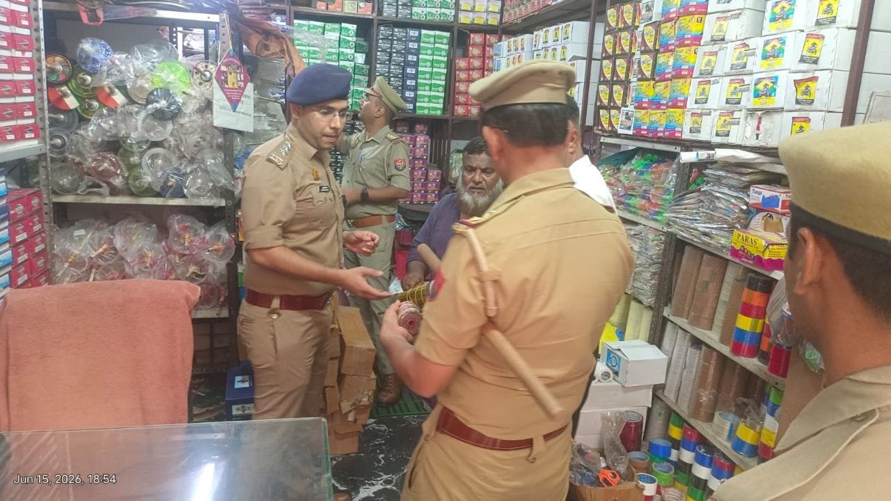बरेली में मंत्री के भतीजे की मांझे से गर्दन कटने के बाद जागी पुलिस, ताबड़तोड़ छापेमारी… अब पुलों पर करेगी पहरेदारी