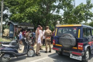 Basti Crime News: बस्ती में दिनदहाड़े मर्डर, पत्नी का प्रेमी न मिला तो उसके पिता की हत्या की; बीच सड़क ले ली जान​