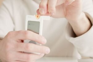 Diabetes Diet Tips: इन हेल्दी चीजों को खाने से बचें डायबिटीज के मरीज, होता है नुकसान​