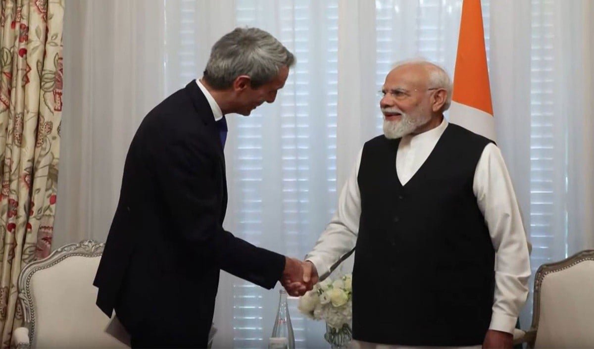 France दौरे पर PM मोदी की Business Diplomacy, Saint-Gobain के CEO से की हाई-लेवल मीटिंग​