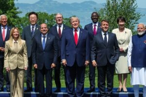 G7 Summit के हॉट-माइक पल: जब कैमरे के पीछे मेलोनी ने सुनाई स्मोकिंग छोड़ने की कहानी, मैक्रों की घड़ी खोई और ट्रंप ने कर दिया मज़ाक!​