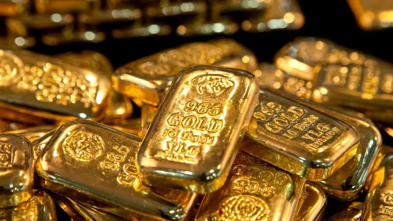 सोने-चांदी में भारी भूचाल! ₹4800 सस्ता हुआ गोल्ड, सिल्वर ₹5,300 टूटी