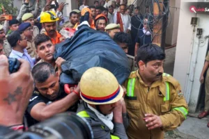 लखनऊ अग्निकांड में बुझ गए बाराबंकी के दो चिराग! इकलौते बेटे की गई जान, परिवारों पर टूटा गमों का पहाड़​
