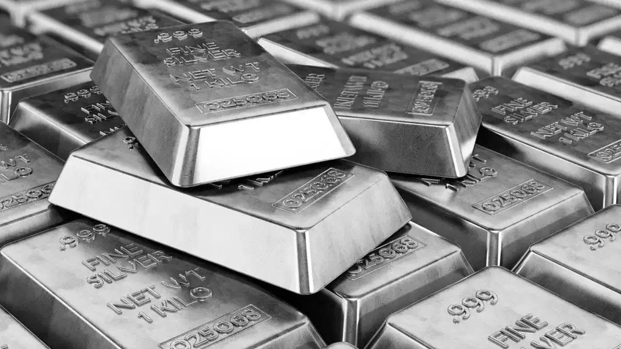 विदेश से चांदी मंगाना हुआ मुश्किल, सरकार के एक फैसले से 82% लुढ़का आयात