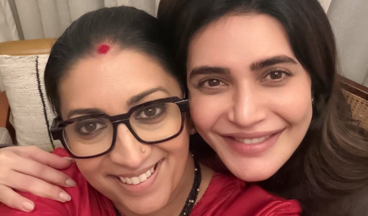 'तुलसी' की 'इंदु' बनने वाली है माँ! बरसों बाद Karishma Tanna से मिलकर Smriti Irani क्यों हो गईं भावुक?​