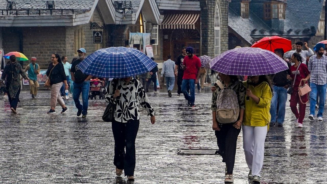 दिल्ली में बारिश…UP में आंधी-तूफान का अलर्ट; कैसा रहेगा MP, बिहार से लेकर उत्तराखंड तक का मौसम?​
