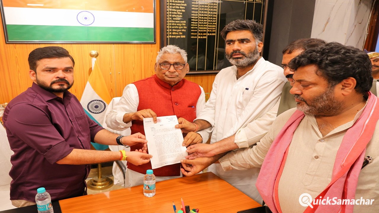 Jauhar University : जौहर विश्वविद्यालय बचाने उतरी सपा, 45 जनप्रतिनिधियों संग रामपुर पहुंचे नेता प्रतिपक्ष, बोले ‘ध्वस्त नहीं होने देंगे’ Jauhar University : जौहर विश्वविद्यालय बचाने उतरी सपा, 45 जनप्रतिनिधियों संग रामपुर पहुंचे नेता प्रतिपक्ष, बोले ‘ध्वस्त नहीं होने देंगे’
