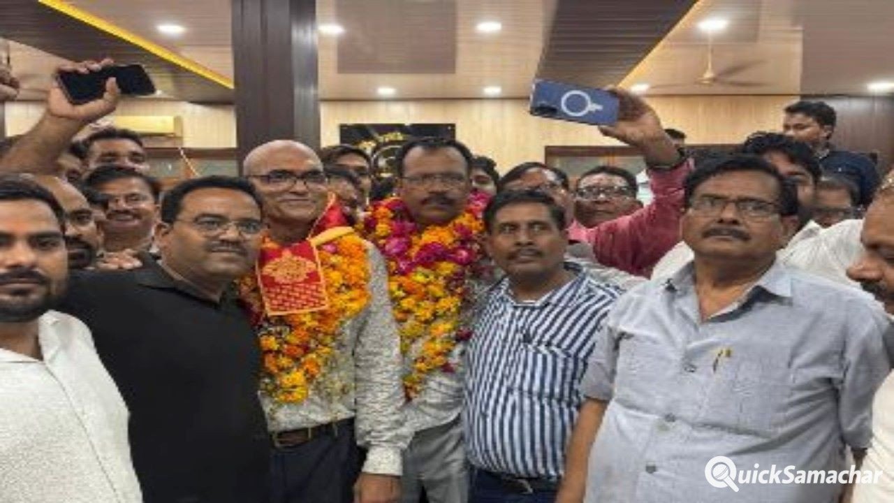 सेंट्रल बार एसोसिएशन चुनाव: अध्यक्ष बने सुरेशचंद्र यादव, महामंत्री पद पर संजय प्रताप सिंह की प्रचंड जीत सेंट्रल बार एसोसिएशन चुनाव: अध्यक्ष बने सुरेशचंद्र यादव, महामंत्री पद पर संजय प्रताप सिंह की प्रचंड जीत