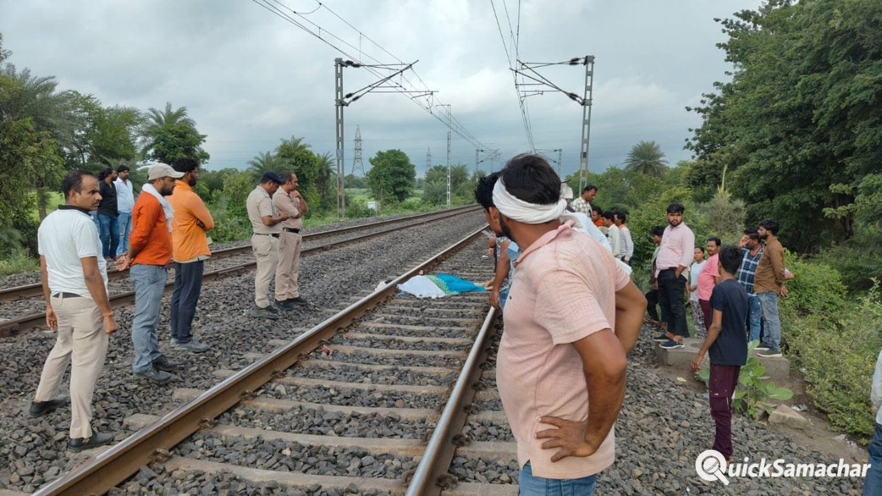 दुनिया छूटी, पर मां का सीना नहीं… नरसिंहपुर में महिला ने 3 साल की बेटी संग किया सुसाइड, रेलवे ट्रैक पर इस हाल में मिली लाश दुनिया छूटी, पर मां का सीना नहीं… नरसिंहपुर में महिला ने 3 साल की बेटी संग किया सुसाइड, रेलवे ट्रैक पर इस हाल में मिली लाश