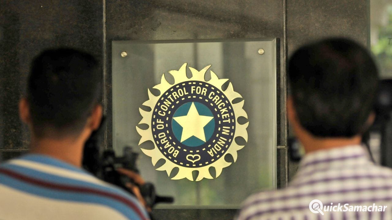 स्पॉन्सर बनने के लिए कंपनियों को ढीली करनी होगी जेब! BCCI ने 15% से ज्यादा बढ़ाया टाइटल राइट्स का दाम स्पॉन्सर बनने के लिए कंपनियों को ढीली करनी होगी जेब! BCCI ने 15% से ज्यादा बढ़ाया टाइटल राइट्स का दाम
