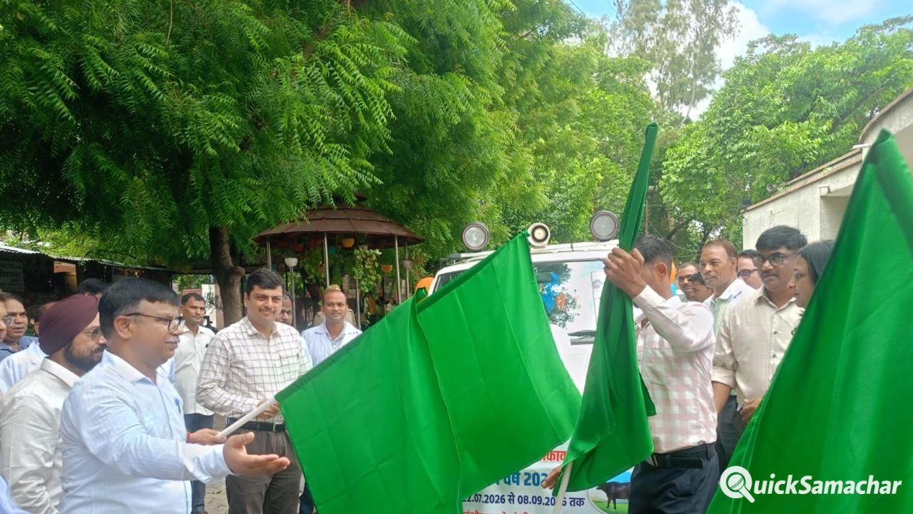 यूपी न्यूज़ : बाराबंकी, कानपुर और बहराइच में खुरपकामुंहपका टीकाकरण अभियान शुरू, 18 लाख से अधिक पशुओं को लगेंगे मुफ्त टीके यूपी न्यूज़ : बाराबंकी, कानपुर और बहराइच में खुरपकामुंहपका टीकाकरण अभियान शुरू, 18 लाख से अधिक पशुओं को लगेंगे मुफ्त टीके