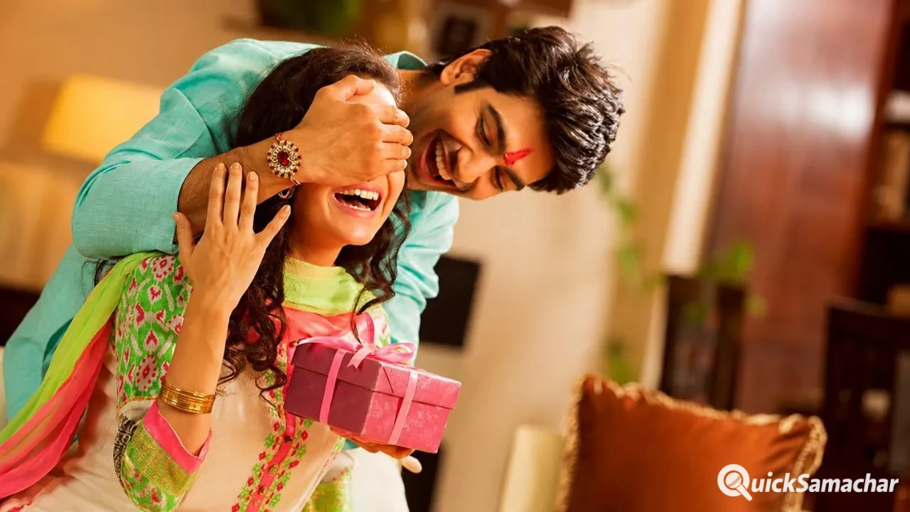 Raksha Bandhan Gift Ideas: इस रक्षाबंधन बहन को दें ये 8 खास तोहफे, देखकर चेहरे पर आ जाएगी मुस्कान