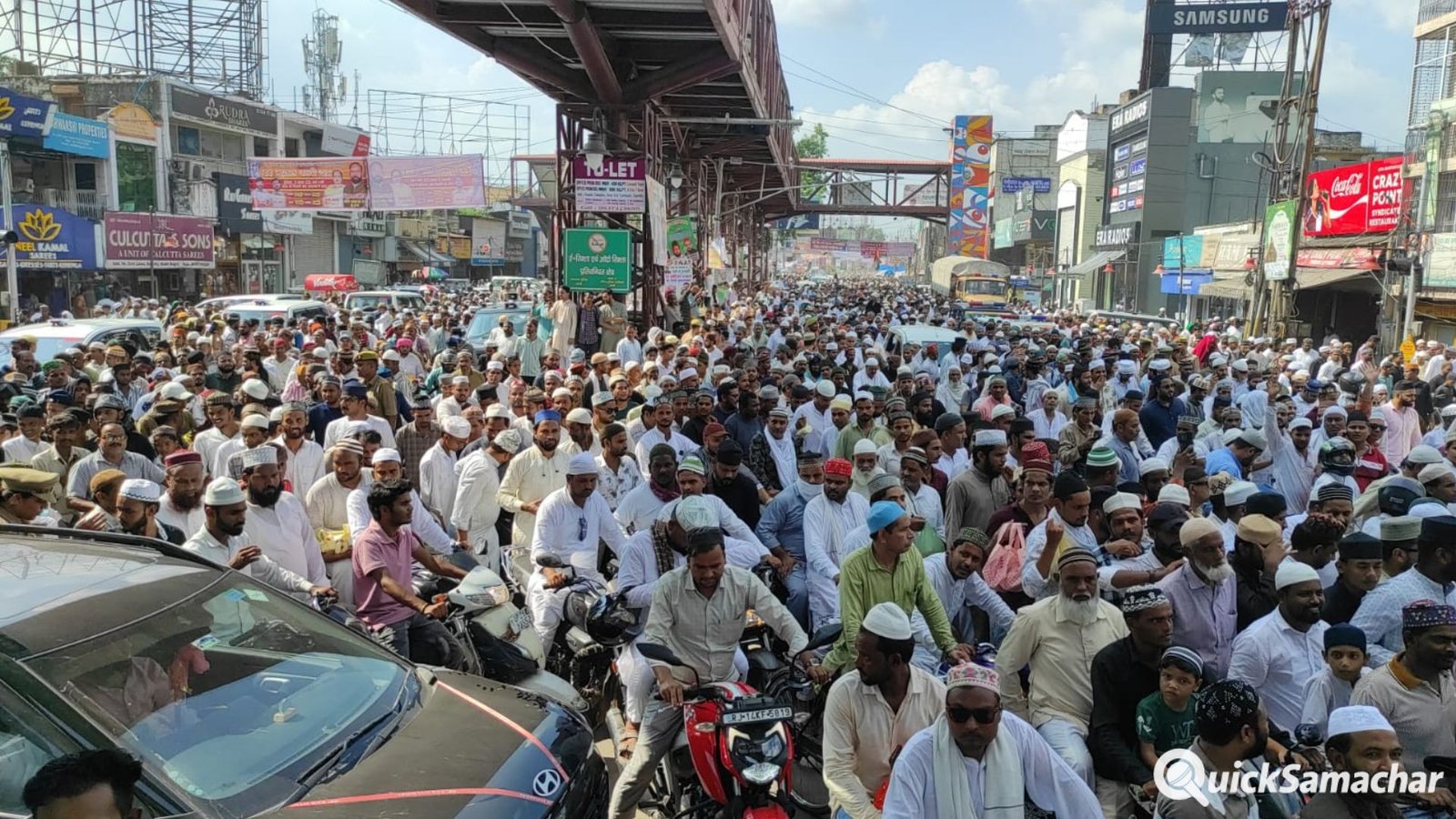 Bareilly News : आला हजरत के उर्स में लंगर बांटने के दौरान इसरार की मौत Bareilly News : आला हजरत के उर्स में लंगर बांटने के दौरान इसरार की मौत