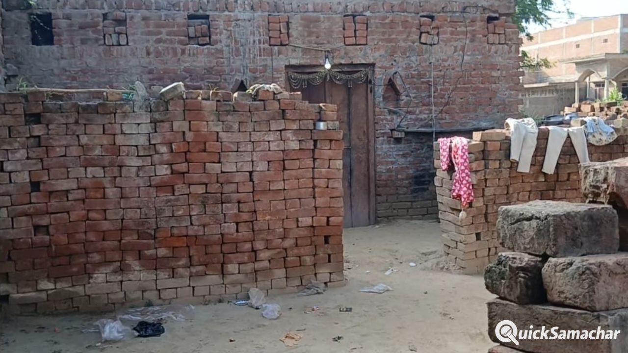 Raebareli News: पति के साथ मिलकर प्रेमी को महिला ने घर में दफनाया, दुर्गध के बाद पूरे मामले का खुलासा Raebareli News: पति के साथ मिलकर प्रेमी को महिला ने घर में दफनाया, दुर्गध के बाद पूरे मामले का खुलासा