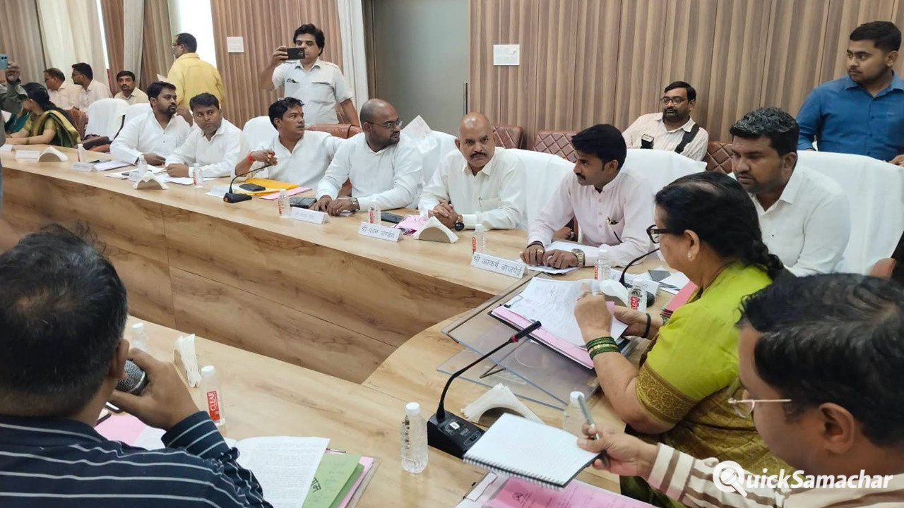 Kanpur News : अधूरी तैयारी के साथ पहुंचे अधिकारी, नाराज महापौर प्रमिला पांडेय ने स्थगित की बैठक Kanpur News : अधूरी तैयारी के साथ पहुंचे अधिकारी, नाराज महापौर प्रमिला पांडेय ने स्थगित की बैठक