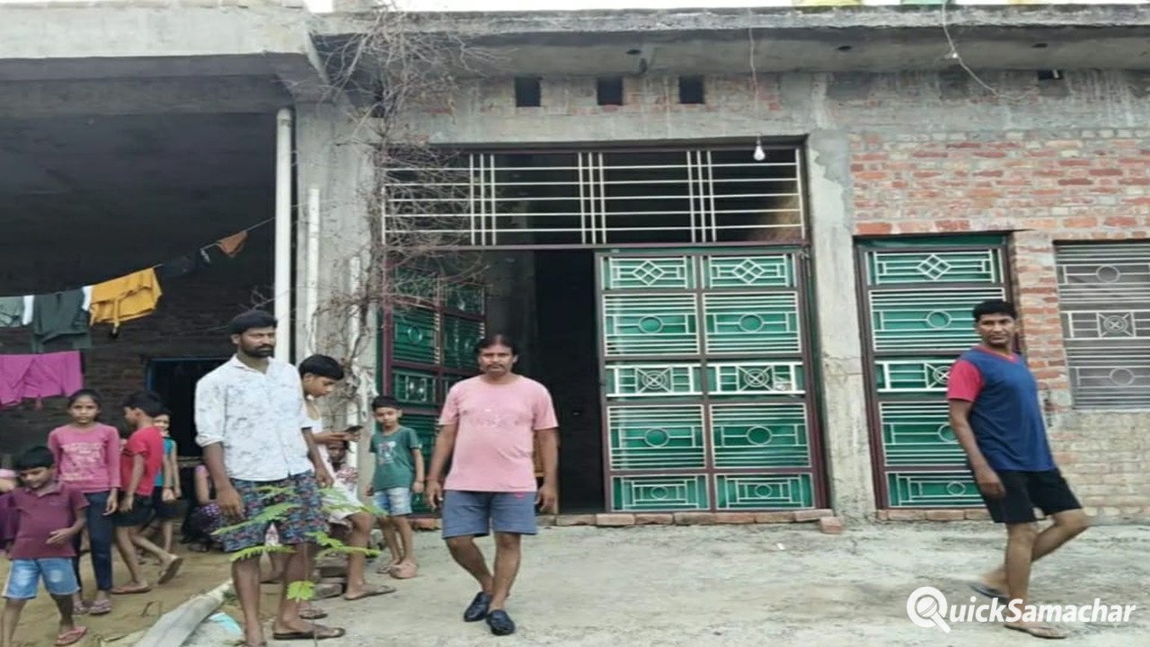 Hardoi Crime : बिजली गुल होते ही 6 घरों में घुसे चोर, 6 घंटे में 16 लाख का मालजेवर पार Hardoi Crime : बिजली गुल होते ही 6 घरों में घुसे चोर, 6 घंटे में 16 लाख का मालजेवर पार