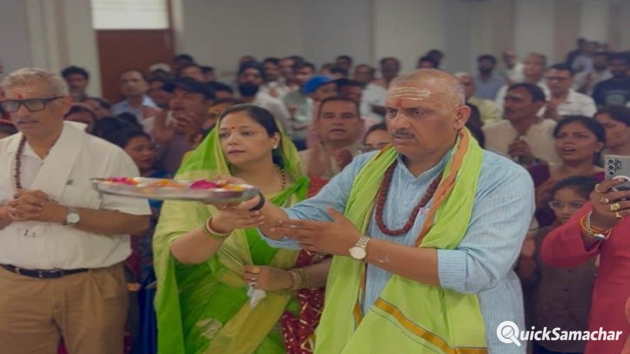 Kanpur News : बिठूर में अमिताभ बाजपेई ने किया रुद्राभिषेक, बोले भाईचारा बढ़े, नफरत घटे Kanpur News : बिठूर में अमिताभ बाजपेई ने किया रुद्राभिषेक, बोले भाईचारा बढ़े, नफरत घटे