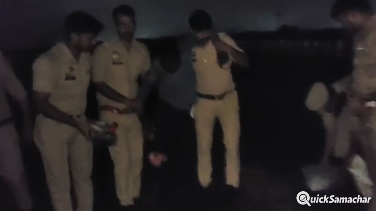 Raebareli News: पुलिस एनकाउंटर में पांच शातिर चोर गिरफ्तार, दो के पैर में लगी गोली; चोरी का सामान बरामद Raebareli News: पुलिस एनकाउंटर में पांच शातिर चोर गिरफ्तार, दो के पैर में लगी गोली; चोरी का सामान बरामद