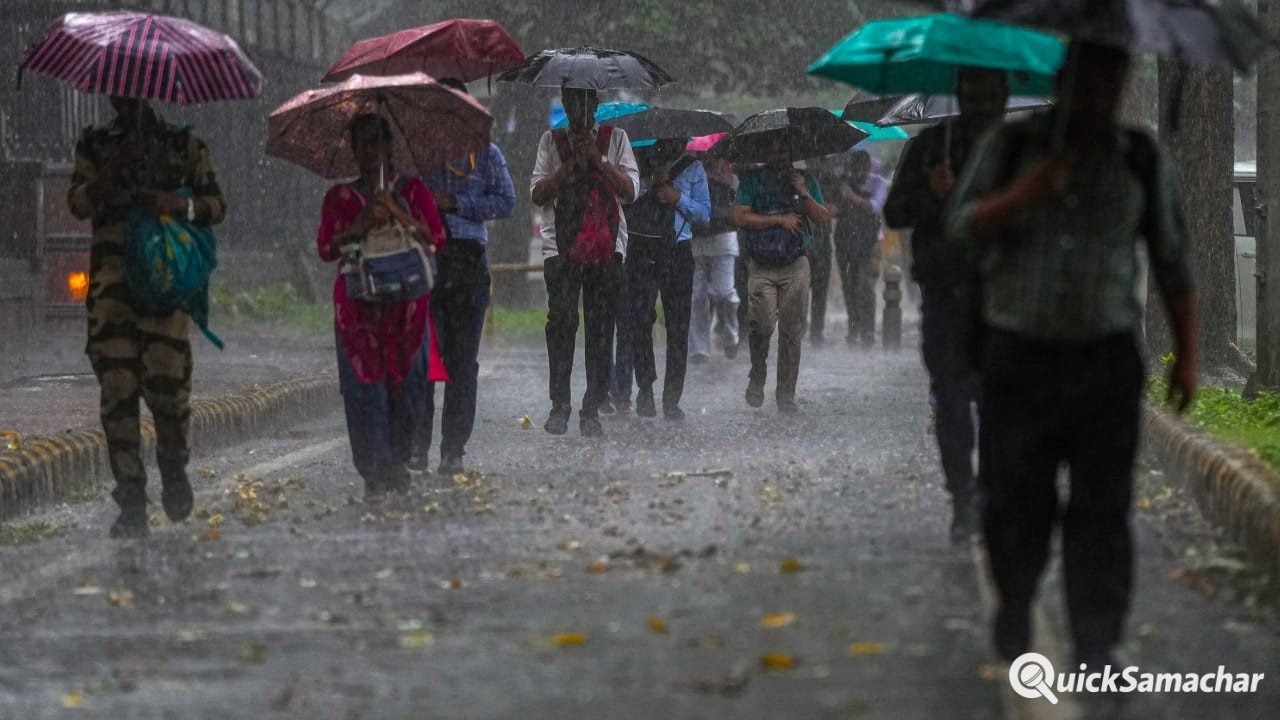 Aaj Ka Mausam: दिल्लीNCR में मूसलाधार बारिश… बिहार से लेकर बंगाल तक अलर्ट, असम में फिर बढ़ा बाढ़ का खतरा; हिमाचल उत्तराखंड में येलो अलर्ट