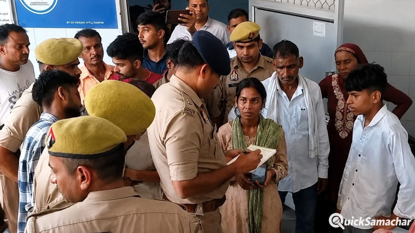 Rampur News : रामपुर में बेटी से बलात्कार का प्रयास! समझौता न करने पर पिता की गोली मारकर हत्या Rampur News : रामपुर में बेटी से बलात्कार का प्रयास! समझौता न करने पर पिता की गोली मारकर हत्या