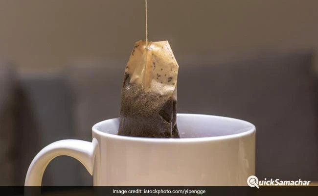 बची हुई चाय पत्ती को डस्टबिन में फेंकने की गलती न करें! इन 5 तरीकों से करें इस्तेमाल, बचेंगे खूब पैसे बची हुई चाय पत्ती को डस्टबिन में फेंकने की गलती न करें! इन 5 तरीकों से करें इस्तेमाल, बचेंगे खूब पैसे