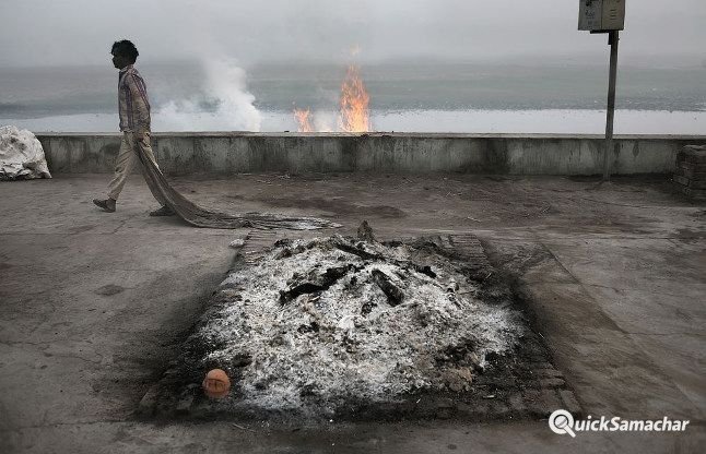 shamshan ghat ke paas